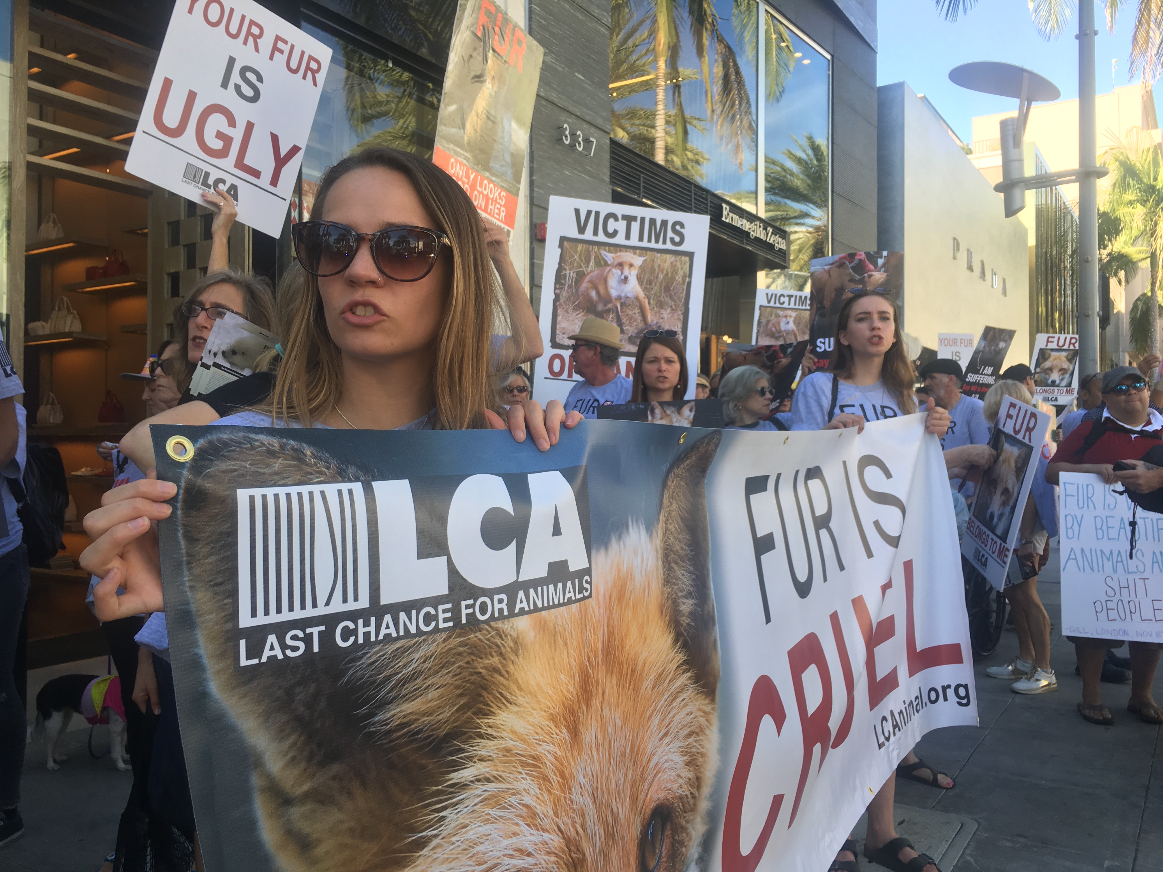 Fur Free Friday Protestors Beverly Hills Nov 24 2017
